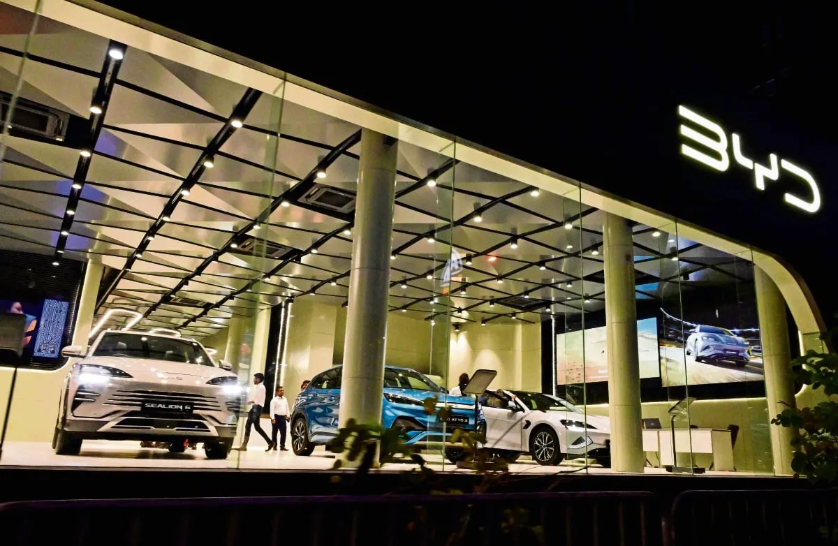 Beneficio neto de BYD cae 55% en primer trimestre; baja demanda impacta al fabricante de autos chino
