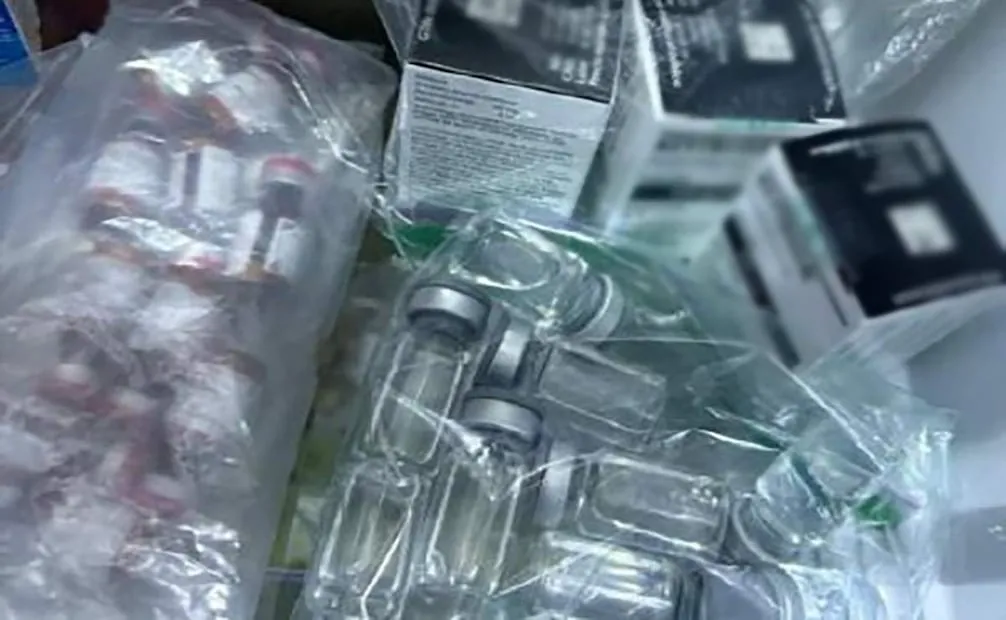 Detienen a dos personas en Edomex por venta de medicamentos apócrifos. Foto: Especial