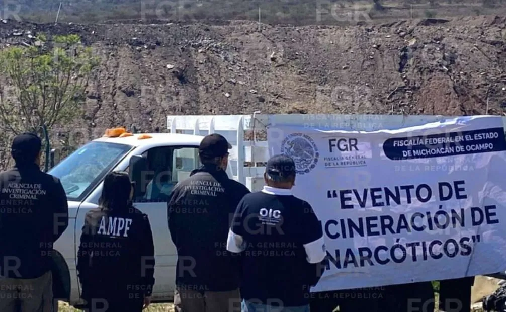Destruye FGR más de tres toneladas de narcóticos y dos mil litros de metanfetamina en Michoacán (19/04/2026). Foto: Especial