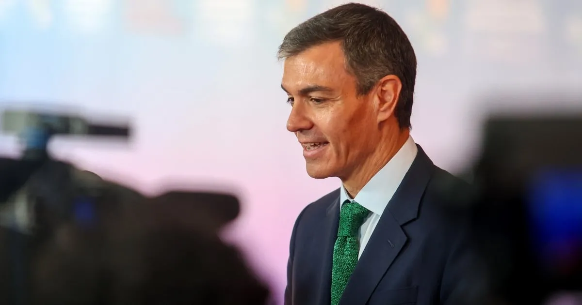 EU dice en mail a España que la OTAN lo suspendió... y Pedro Sánchez responde: ‘No trabajo bajo correos’