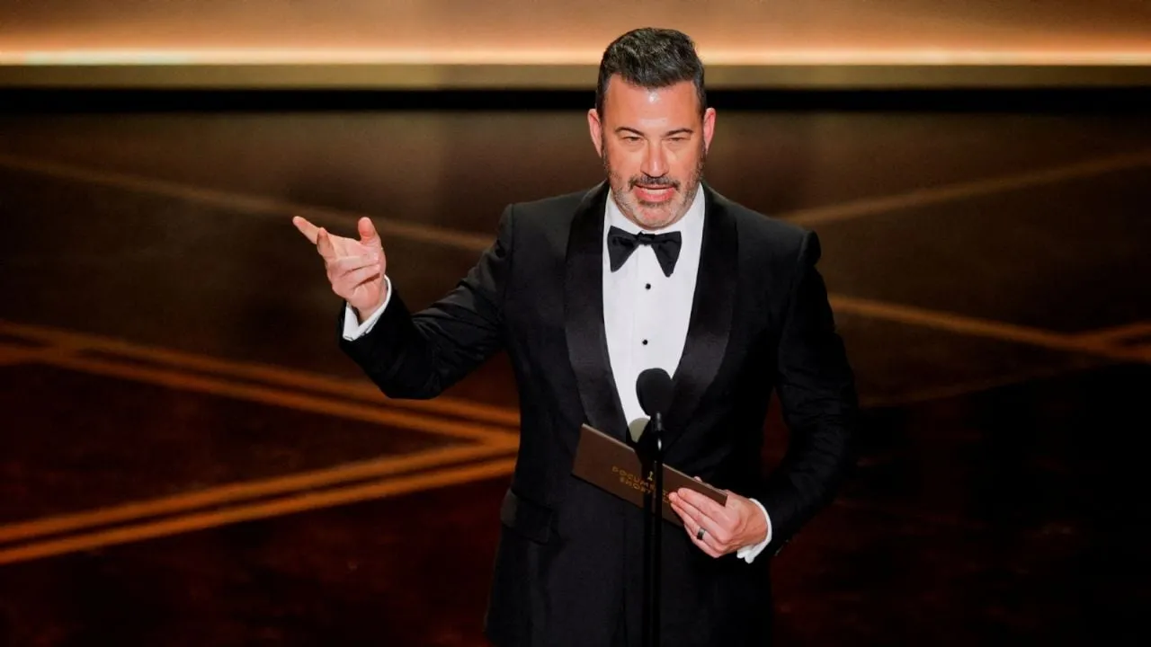 "Fue una broma muy ligera": Jimmy Kimmel minimiza comentario sobre Melania y niega incitación a un ataque contra Trump
