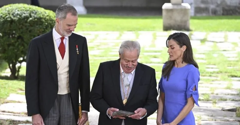 Gonzalo Celorio destaca el humor y la promiscuidad literaria en la recepción del Premio Cervantes
