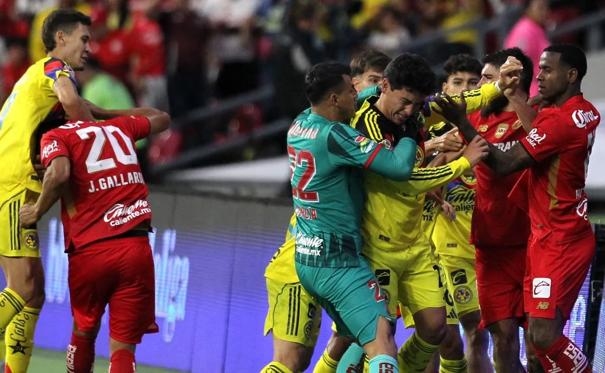Helinho, jugador del Toluca, denuncia racismo tras la sanción recibida por la riña contra el América