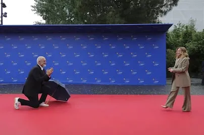 Irán niega negociación para enviar su uranio a EU; "nunca se ha planteado en negociaciones", aclara