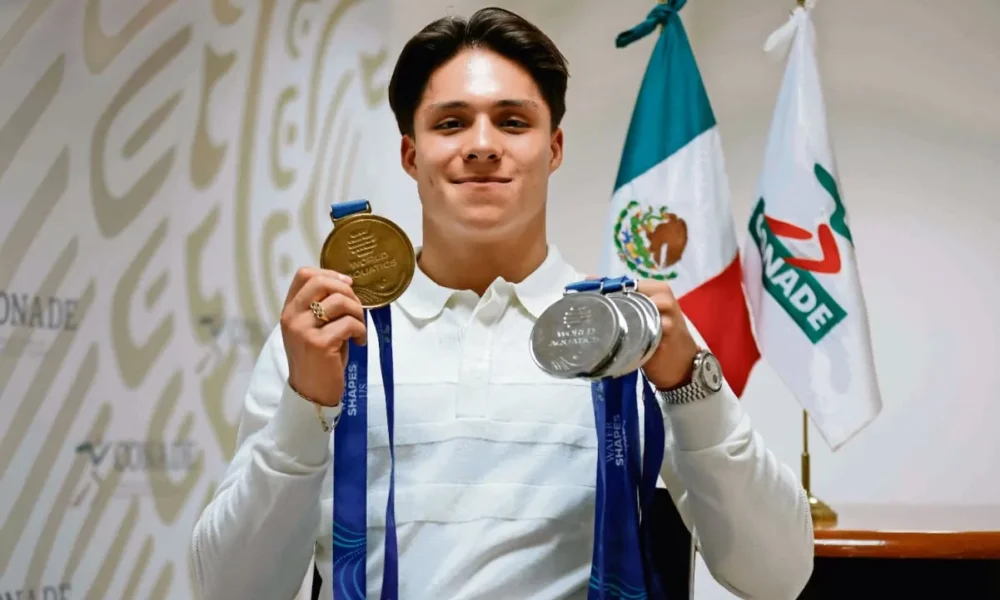 Osmar Olvera sorprende hablando chino antes de la Super Final de Clavados