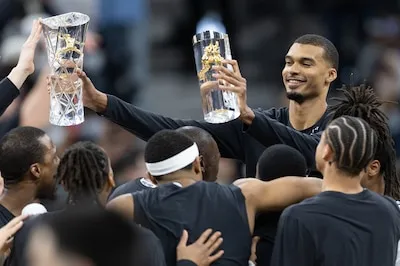 Playoffs de la NBA 2026: Victor Wembanyama entra a protocolo de conmoción cerebral; ¿Qué le pasó?