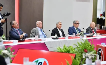 Reconocen a Ariadna Montiel tras dejar la Secretaría de Bienestar y felicitan a Leticia Ramírez; destacan compromiso de ambas