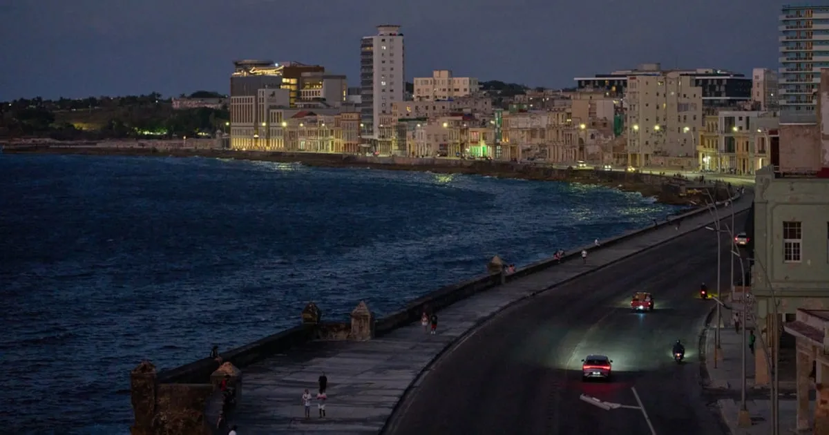 Se apaga turismo en Cuba: Por crisis energética, reduce en 48% el número de visitantes
