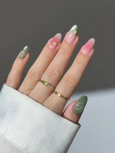 El verde menta luce muy bien en combinación con el rosa. Foto: Instagram @heygreatnails