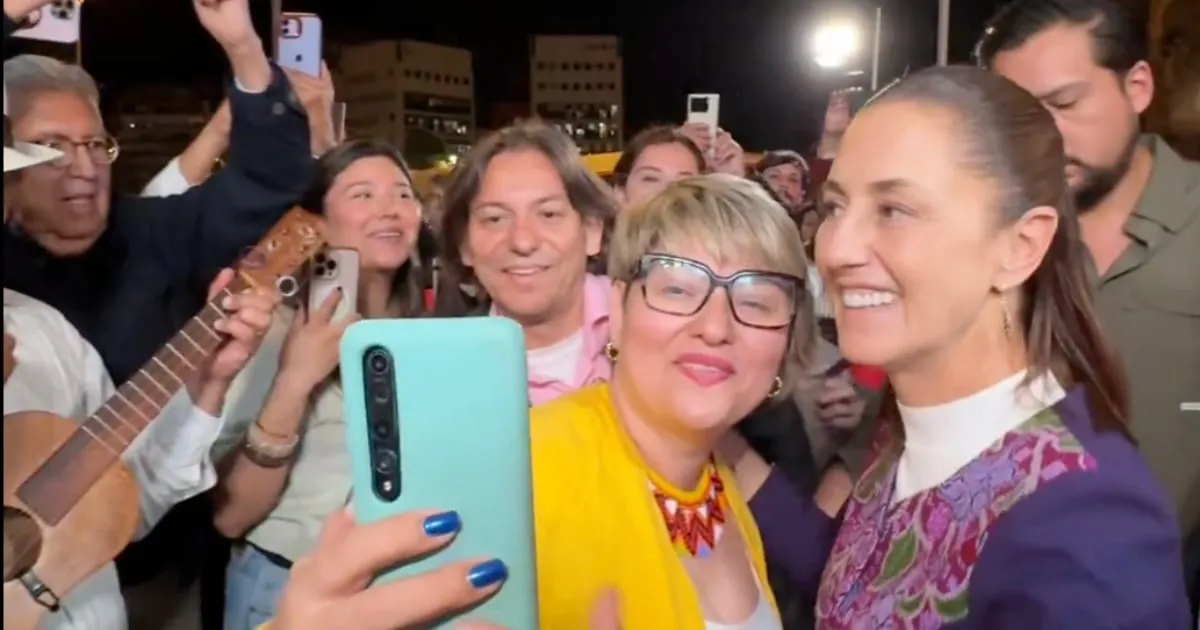‘Viva la paz siempre’: Sheinbaum llega a Barcelona; la reciben mexicanos con música