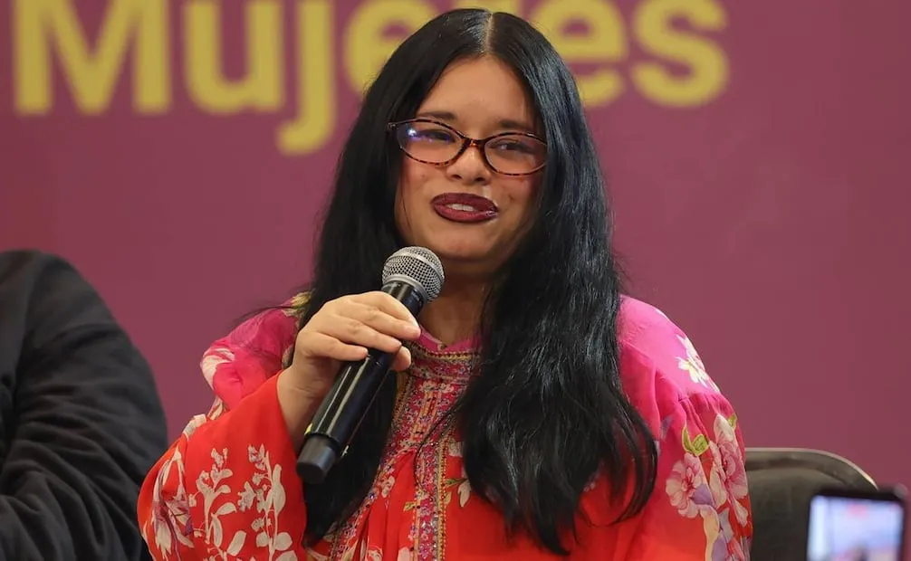 Amandititita en el evento Sinfonía de Mujeres, encabezado por Clara Brugada, Jefa de Gobierno, en el Museo de la Ciudad de México. Celebración del aporte femenino en la capital.
Foto: Luis Marin/Clasos.com.mx