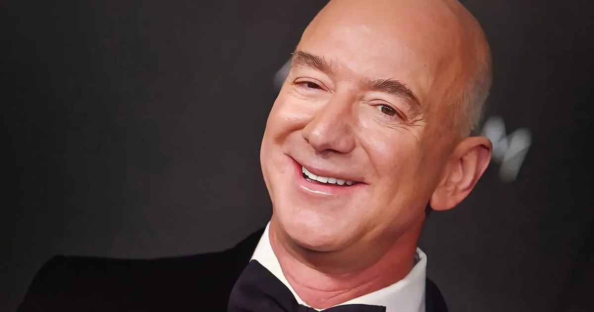 Bezos defiende propuesta para eliminar impuestos para la población con menos ingresos