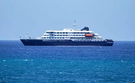 Brote de hantavirus en crucero; niegan desembarco y mantienen aislados a 149 pasajeros