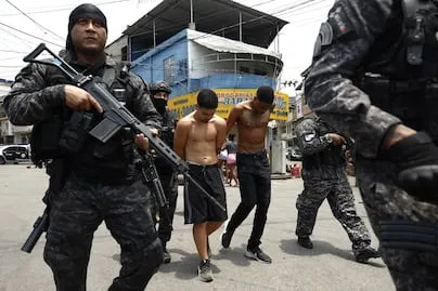 EU designa como terroristas al Comando Vermelho y al PCC; endurece presión contra bandas criminales brasileñas