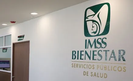 Anticorrupción multa e inhabilita a empresa por entregar información falsa en licitación del IMSS; deberá pagar 778 mil pesos