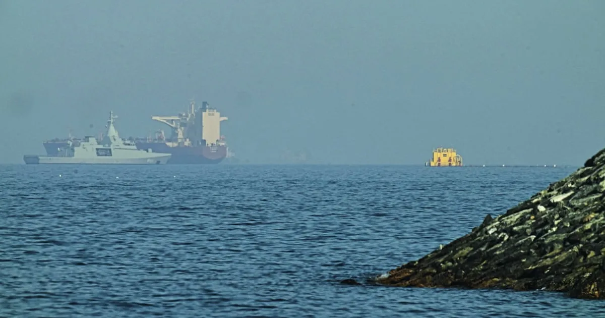 ‘Espectadores neutrales e inocentes’: Trump ayudará a barcos a salir del estrecho de Ormuz