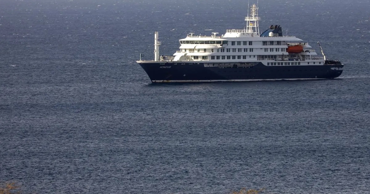 ‘Está muy grave’: Hombre con hantavirus no puede respirar y sufre neumonía; infectan a médico del crucero