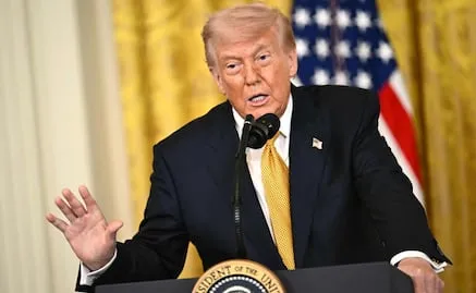 Gobierno de Trump busca acelerar deportaciones; va contra jueces migratorios que han retrasado fallos