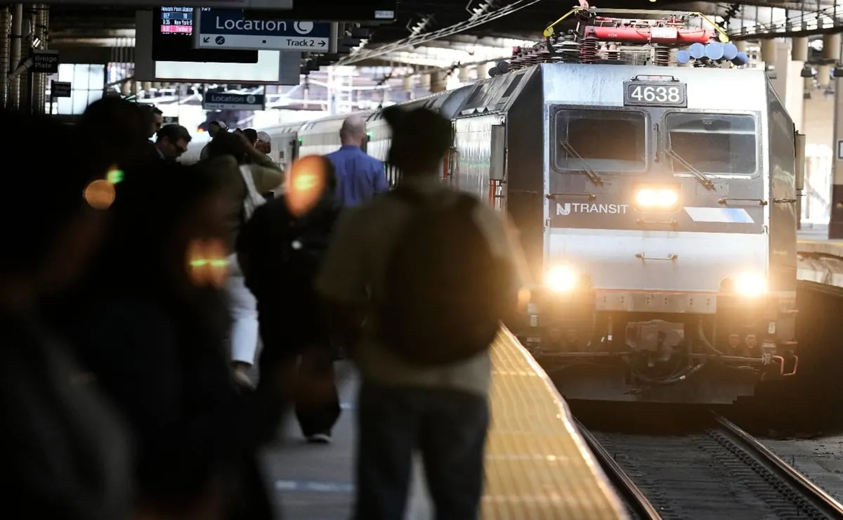 Incendio en vagón de tren en Nueva York; reportan 5 heridos