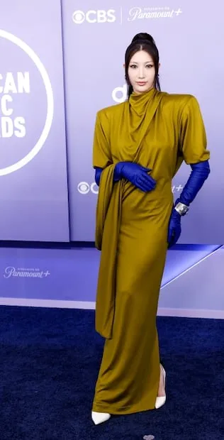 Karol G, Maluma y Tito Double P, los latinos que robaron miradas en la alfombra azul de los AMAs 2026 | El Universal