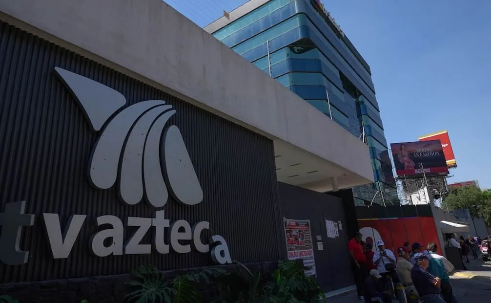 Kenia Os ni se molesta en avisar cancelación de show