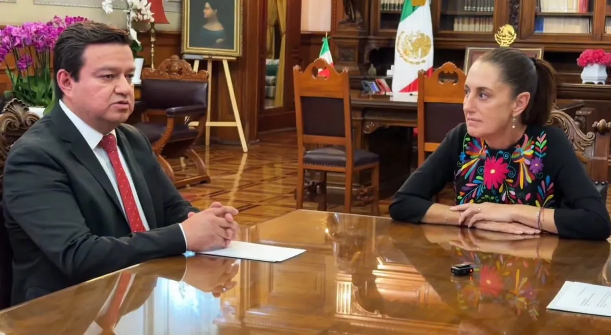 Llega un financiero a tomar el mando