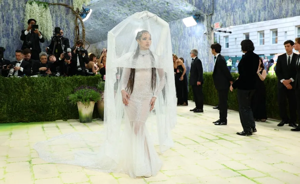 Lalisa de Blackpink, se robó las miradas con este vestido hecho a medida. Foto: AFP.