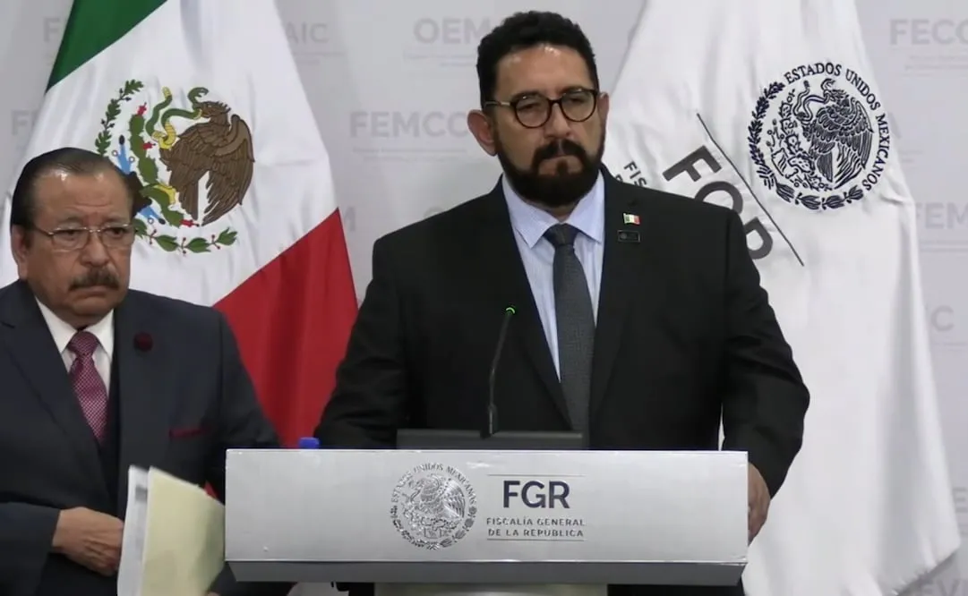 Ulises Lara López, titular de la Fiscalía General de Investigación de Asuntos Relevantes, y Raúl Jiménez Vázquez, titular de la Fiscalía Especializada de Control Competencial de la FGR. Foto: Captura de pantalla