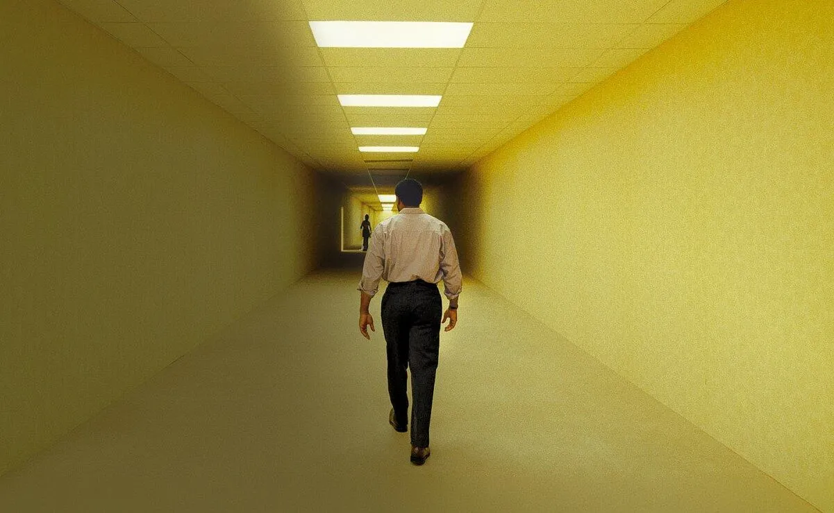 Qué ver en el cine: “Backrooms: sin salida”, thriller de acción y el nuevo filme de Almodóvar | El Universal
