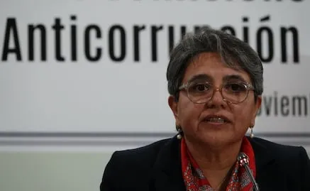 "Tenemos una enorme deuda con el sistema educativo"; especialistas abordan cambios al calendario de la SEP Con los de Casa