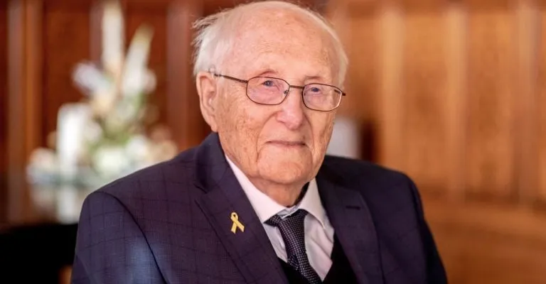“Todos los días me acuerdo", narraba en escuelas sobreviviente de Auschwitz; muere a los 101 años