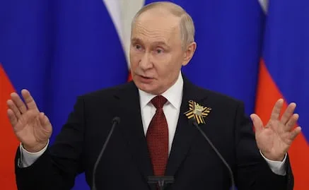 Putin dice que origen del dron que impactó en edificio en Rumania no está claro; el mandatario ruso pide pruebas
