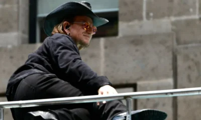 U2 deja el rock por un momento y se anima a bailar salsa en México
