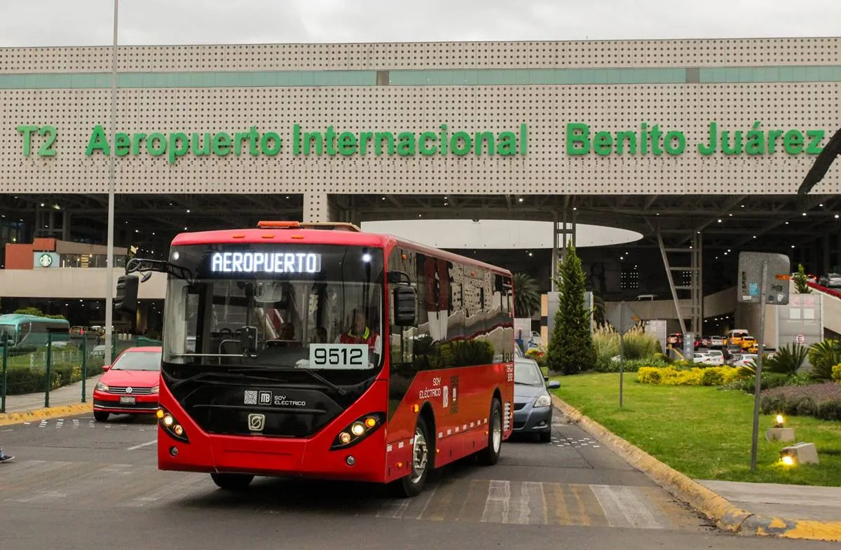 AICM cierra acceso en Terminal 2 por mantenimiento; recomienda llegar con anticipación a los vuelos