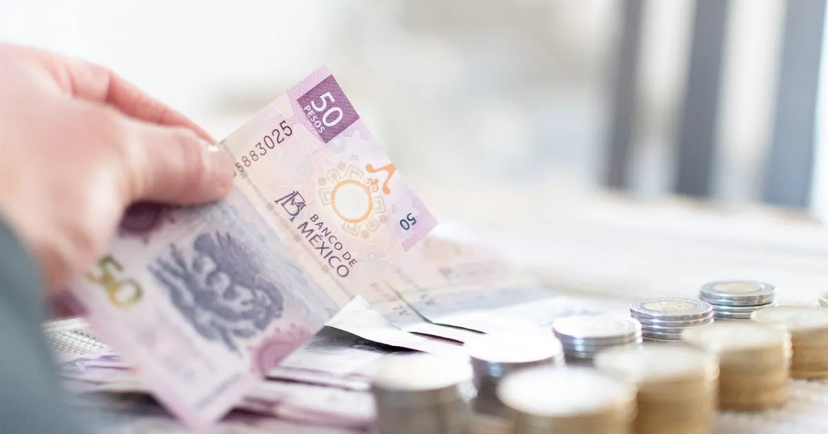 Aumento para burócratas: Gobierno y FSTSE acuerdan incremento del 9% en salarios y prestaciones