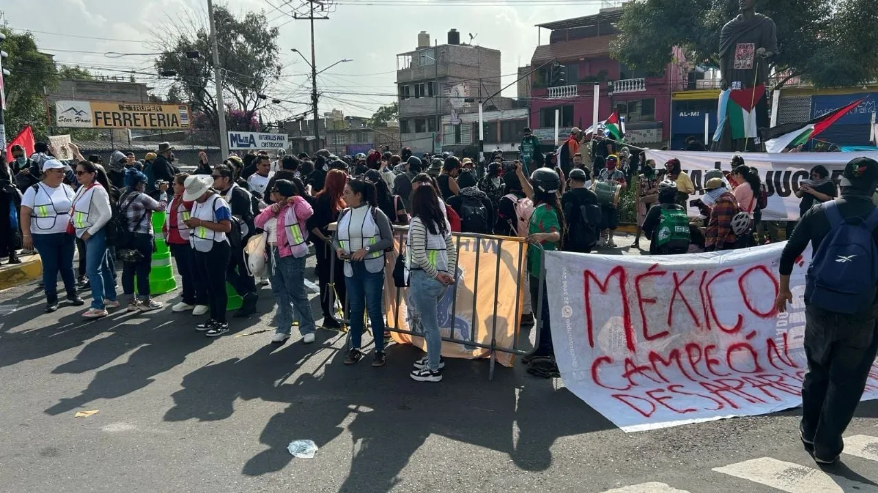 Caos rumbo al Estadio Azteca: colapsan vialidades por la presencia de manifestantes y afluencia de aficionados