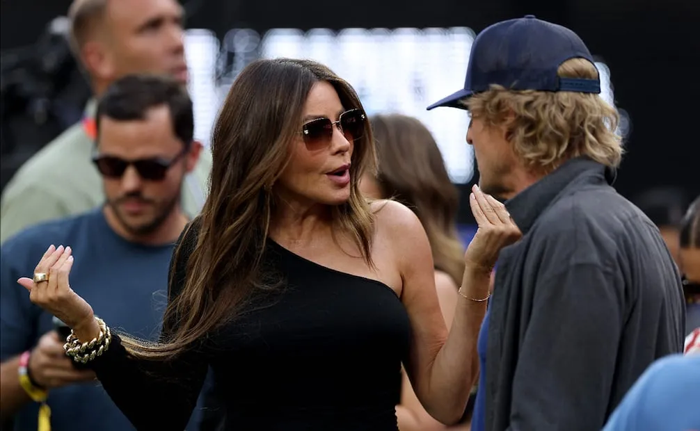 Sofia Vergara y Owen Wilson asisten al partido del Grupo D de la Copa Mundial de la FIFA 2026 entre Estados Unidos y Paraguay en el Estadio de Los Ángeles el 12 de junio de 2026 en Los Ángeles, California. 
Foto de JAMIE SQUIRE / GETTY IMAGES NORTH AMERICA / Getty Images vía AFP