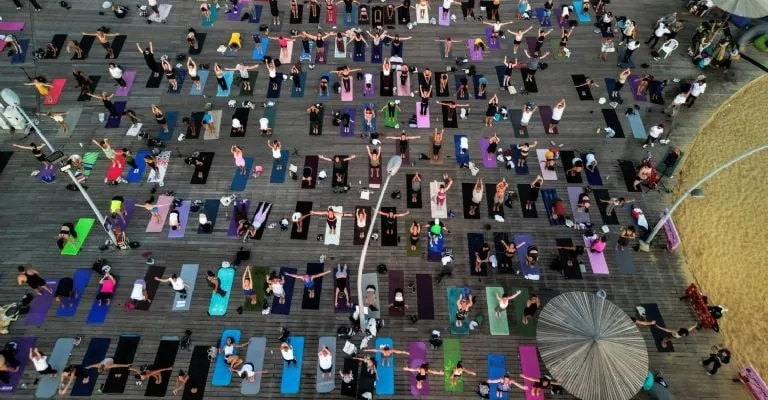 El yoga y otros "enfoques de salud complementarios" crecen a espaldas del personal sanitario convencional