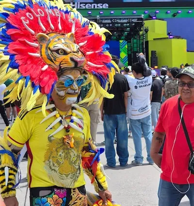 (FOTOS) ¡Paaarceee! Colombianos toman el Mundial en CDMX previo a partido en el Estadio Ciudad de México