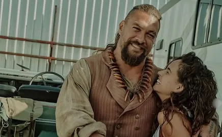 Adria Arjona dedica romántico mensaje a su novio Jason Momoa y presume fotos a su lado: "¡Feliz cumpleaños mi amor!"
