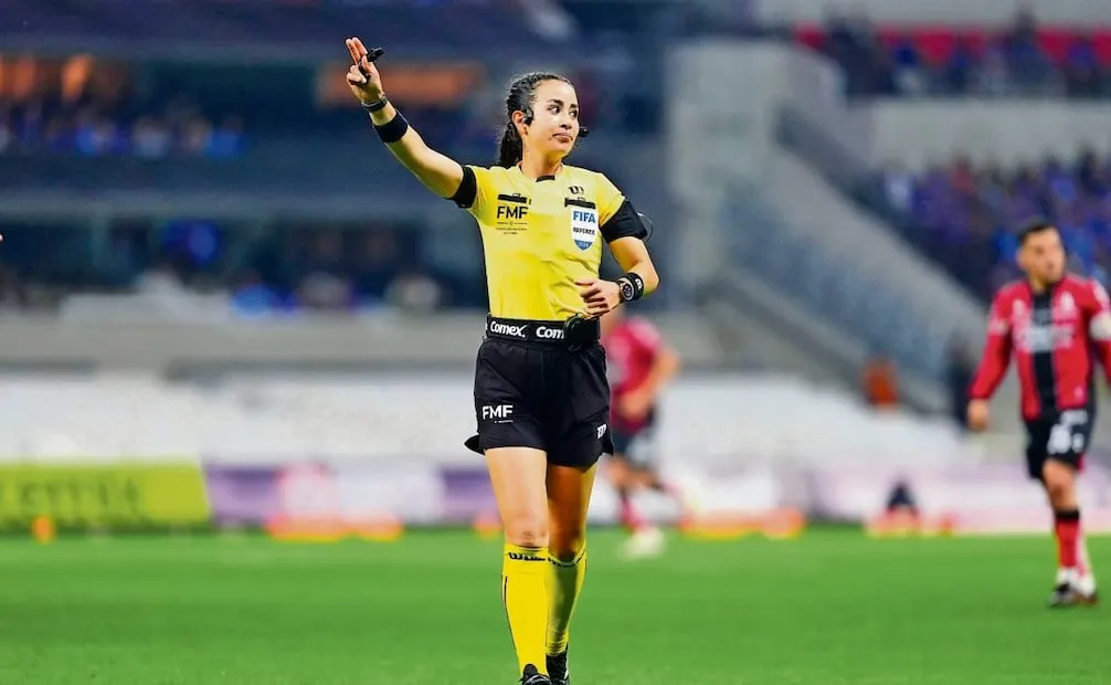 Katia Itzel García, durante un partido de la Liga MX - Foto: Imago7