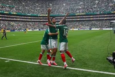 México triunfa ante Sudáfrica y se lleva los mejores MEMES; así festeja la afición del Tricolor