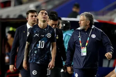 Mundial 2026: Paraguay sufre por la Ley Prestianni, pero amarra el triunfo y elimina a Turquía