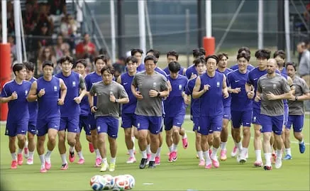 Corea del Sur ya entrena en Verde Valle y recibe mensaje de apoyo por parte de Amaury Vergara