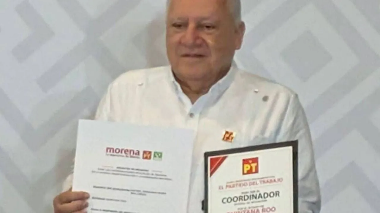 "No necesito la bendición de nadie para buscar la candidatura", asegura Rafael Marín Mollinedo al registrarse como aspirante de Morena