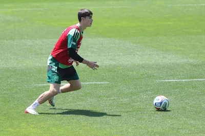 Papá de la ‘Hormiga’ González habla antes del México-Chequia: ‘Lo veo jugando en Europa’