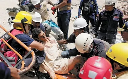 "Permiso para salvar vidas" en Venezuela; voluntarios protestan ante controles para acceder a zona de desastre tras terremotos