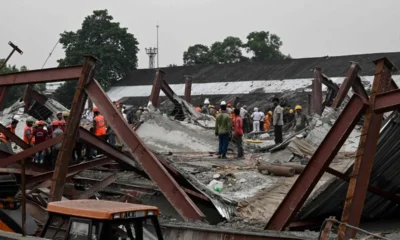 VIDEO: Derrumbe de almacén en India deja 3 muertos; reportan hasta 18 trabajadores atrapados