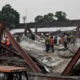 VIDEO: Derrumbe de almacén en India deja 3 muertos; reportan hasta 18 trabajadores atrapados