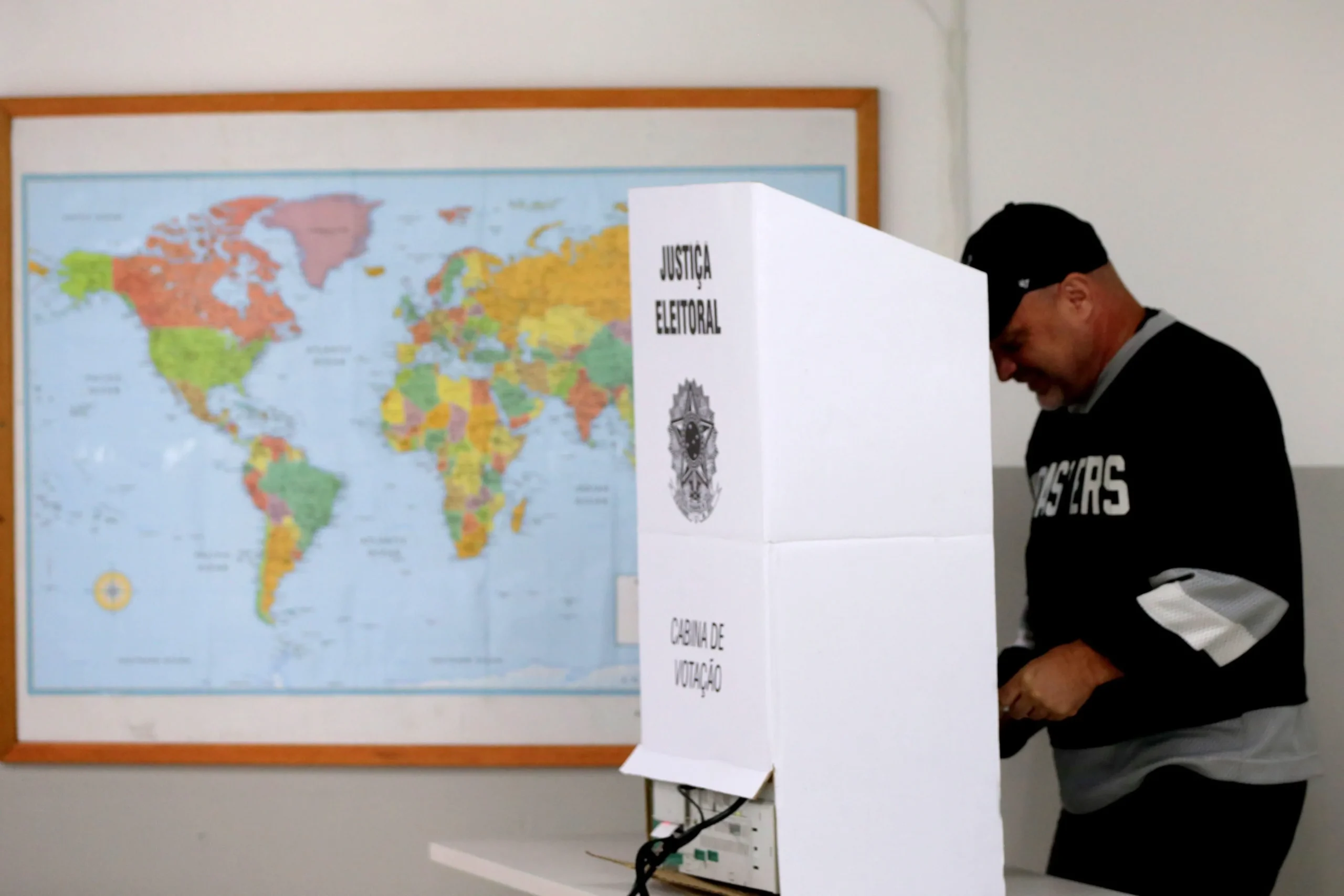 Brasil niega visas a funcionarios de EU; buscaban reunión con autoridades electorales de cara a los comicios presidenciales